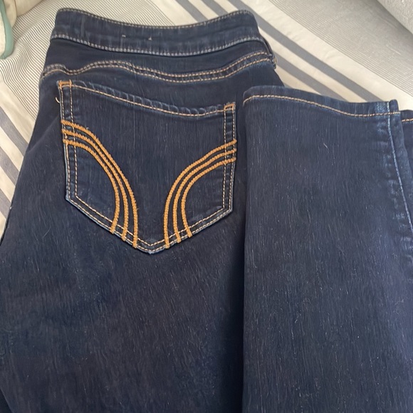 Hollister jeans like new - Picture 3 of 4